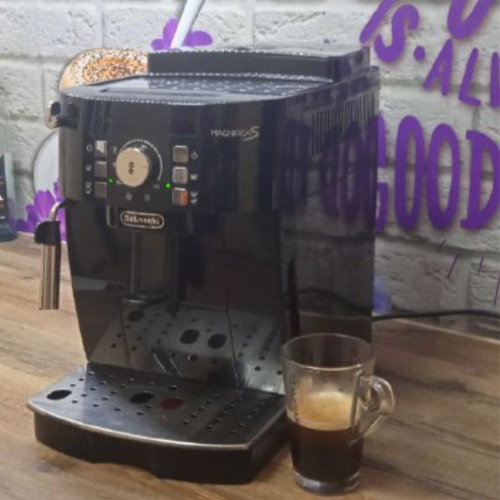 Кавомашина Delonghi Magnifica ECAM 21.116.B